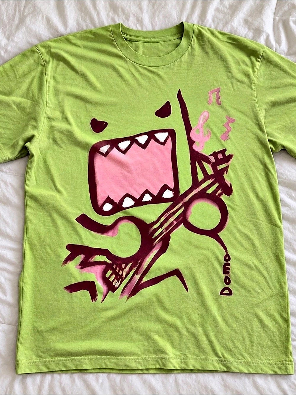 Domo Violin Rocker Indie Graphic Tee – Kiwi Green (Gildan Reprint)
